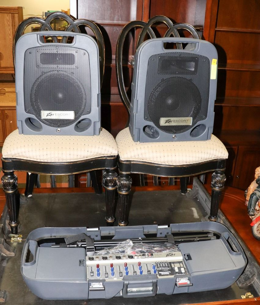 PEAVEY ESCORT 3000 PORTABLE PA SYSTEM WITH