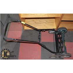 YARDWORKS MANUAL LAWNMOWER GREEN.