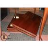 Image 2 : MAPLE DINING TABLE (60"X39"X30.5") W/ TWO 18"