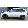 Image 4 : UNRESERVED! 2002 TOYOTA RAV4