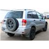 Image 7 : UNRESERVED! 2002 TOYOTA RAV4