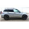 Image 8 : UNRESERVED! 2002 TOYOTA RAV4