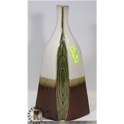 VASE WHITE/GREEN/BROWN 17" TALL