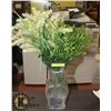 Image 1 : ELEGANT GLASS VASE WITH DECORATIVE ARTIFICIAL