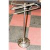 Image 1 : TOWEL STAND