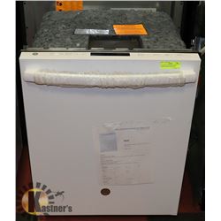 GE BUILT IN WHITE DISHWASHER WITH HIDDEN