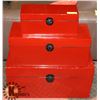 Image 1 : SET OF 3 RED LACQUER DECORATIVE STORAGE BOXES