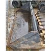Image 1 : SKID STEER BUCKET ATTACHMENT