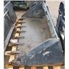 Image 1 : SKID STEER BUCKET ATTACHMENT