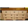 Image 4 : 5PC BEDROOM SUITE INCL DRESSER (67"X17"X32.5"), 2