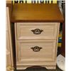 Image 5 : 5PC BEDROOM SUITE INCL DRESSER (67"X17"X32.5"), 2