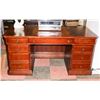 Image 1 : EXECUTIVE DESK (66"X36"X31.5").