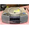 Image 1 : EMERSON SMART SET  AM/FM CLOCK RADIO WITH CD