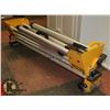 Image 1 : DEWALT HEAVY DUTY UNIVERSAL FOLDING STAND