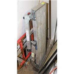 MOTOMASTER 37" FOLDABLE PLATFORM.