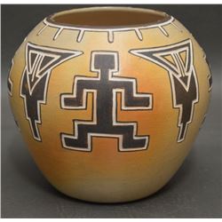 HOPI INDIAN POTTERY JAR (IRIS NAMPEYO)