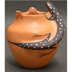 ZUNI INDIAN POTTERY VASE (AGNES PEYNETSA)