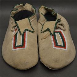 PLAINS INDIAN MOCCASINS