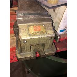 Auto-Well Milling vise