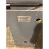 Image 3 : FAMOT Lathe 14"x40" with Taper Attatchement and Quick Change Tool Post