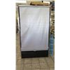 Image 10 : Kysor Warren Open Air Display w/ Roll-up Door Model DNBLN-04RUN