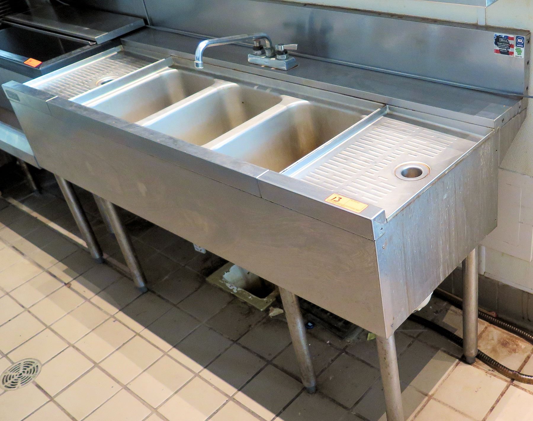 Perlick 3 Compartment Sink W 2 Drainboards Nsf D058023 60