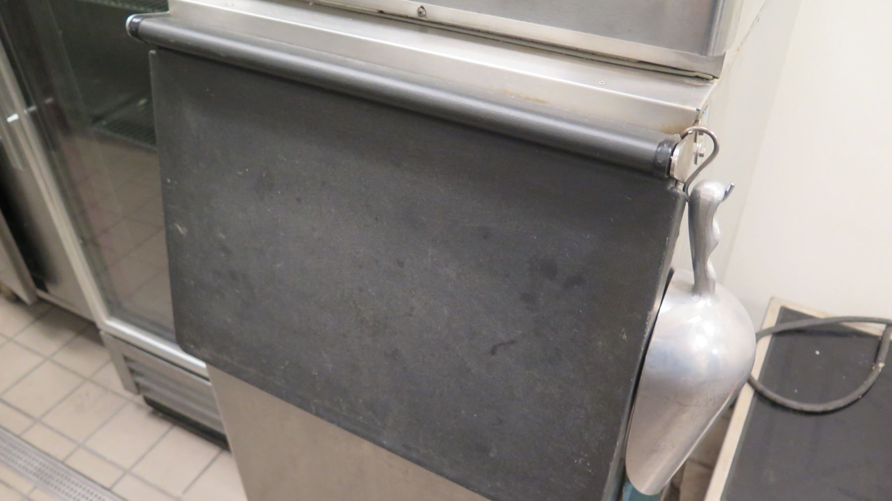 Hoshizaki America Ice Machine w/ Ice Bin, Model KM-515MAH - Oahu Auctions Hoshizaki America Ice Machine w/ Ice Bin, Model KM-515MAH - Oahu Auctions