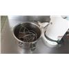 Image 8 : Globe SP5 Countertop Mixer w/ Attachments