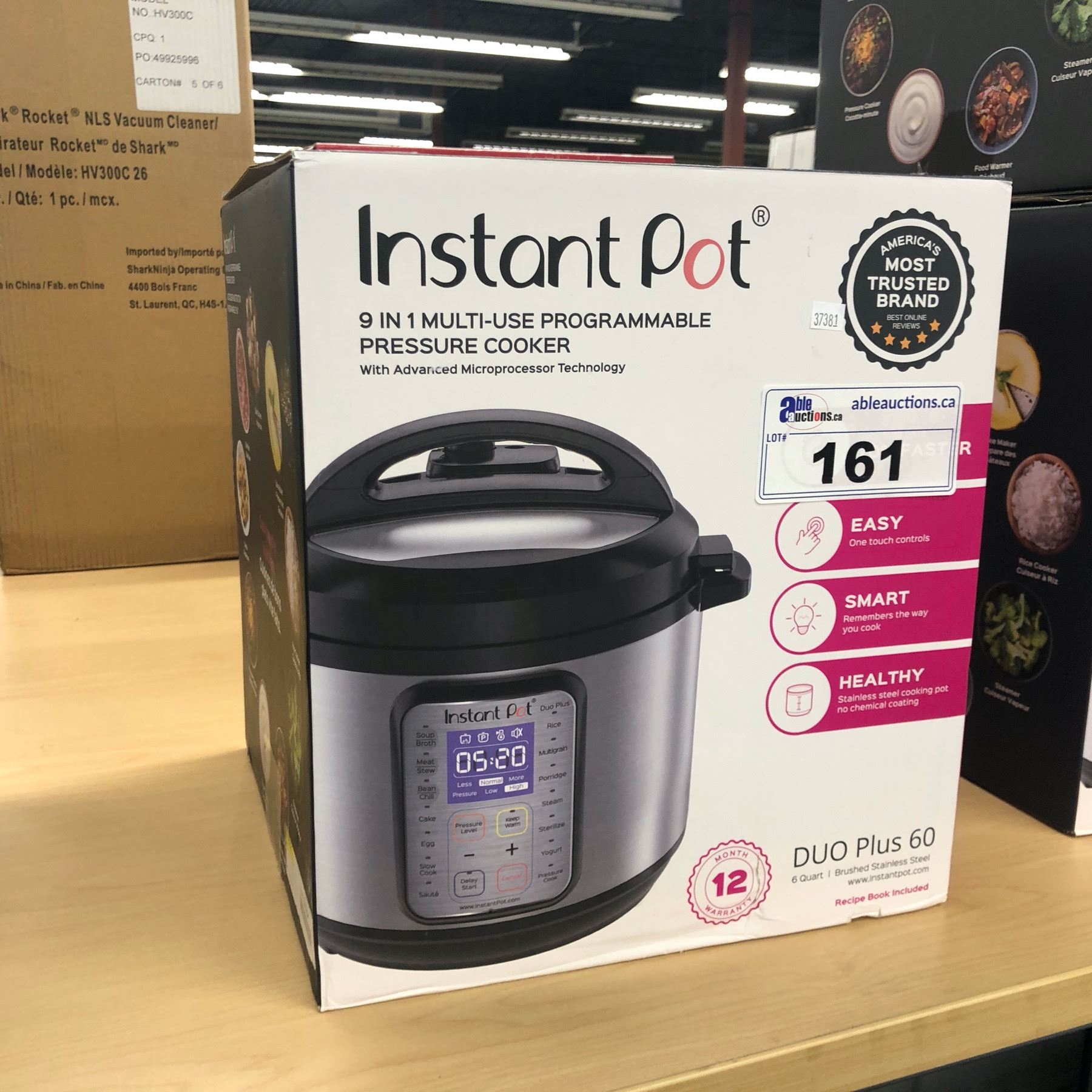 INSTANT POT 9 IN 1 MULTI USE PROGRAMMABLE PRESSURE COOKER