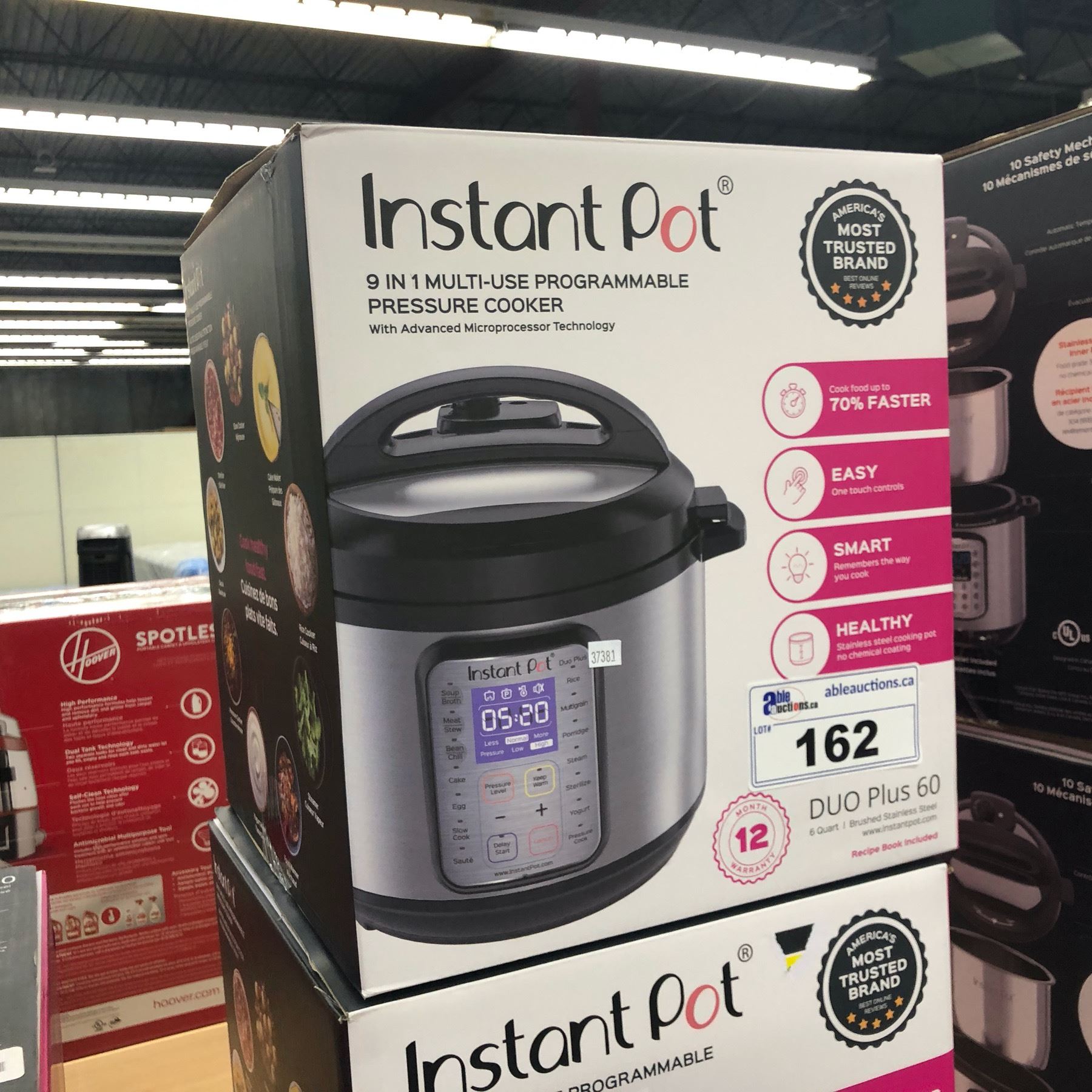 INSTANT POT 9 IN 1 MULTI USE PROGRAMMABLE PRESSURE COOKER