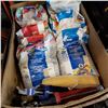Image 2 : 3 BAGS OF SANDED GROUT, 3 BAGS UNSANDED GROUT, AND CAULKING GUNS