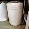 Image 2 : 5 WHITE PLASTIC 10L JUGS
