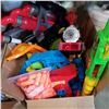 Image 2 : 2 BOXES OF KIDS TOYS AND GAMES