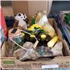 Image 2 : LOT OF GARDEN DECOR, FIGURES, SOLAR LAMPS, BASKET OF RUGS, TOTES, AND FANS