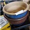 Image 1 : 2 POTTERY PLANTERS