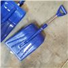 Image 2 : 2 RETRACTABLE SNOW SHOVELS