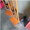 Image 2 : 2 WHEEL DOLLY AND 1 WHEEL DOLLY