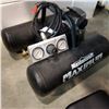 Image 2 : BLACK DUAL TANK AIR COMPRESSOR