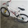 Image 3 : WHITE TREK BIKE