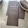 Image 2 : DOG BED AND 3 DOOR MATS