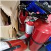 Image 2 : LOT OF 4 FIRE EXTINGUISHERS