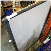 Image 2 : WHITEBOARD AND 4 SHEETS OF ALUMINUM