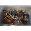 Image 2 : BOX OF ESTATE COLLECTIBLES