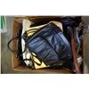 Image 2 : 2 BOXES OF PURSES
