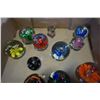 Image 2 : TRAY OF ART GLASS PAPER WEIGHTS