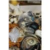 Image 2 : TRAY OF JEWELLERY