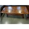 Image 2 : STRATHROY OAK COFFEE TABLE