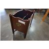 Image 2 : BOMBAY CO MAGAZINE RACK