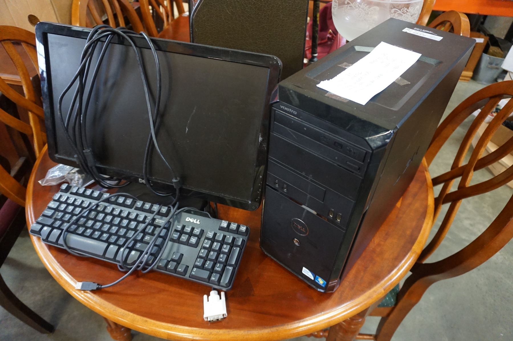 DESKTOP COMPUTER COMPLETE SET WORKING W/ KEYBOARD, MOUSE, MONITOR, AND ...