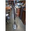 Image 2 : MODERN FLOOR LAMP